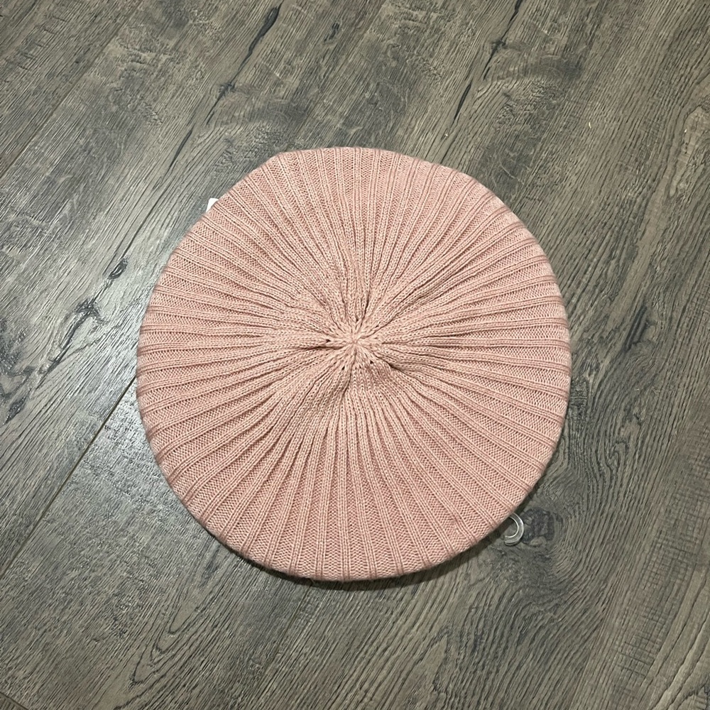 Elegant Pink Knit Beret